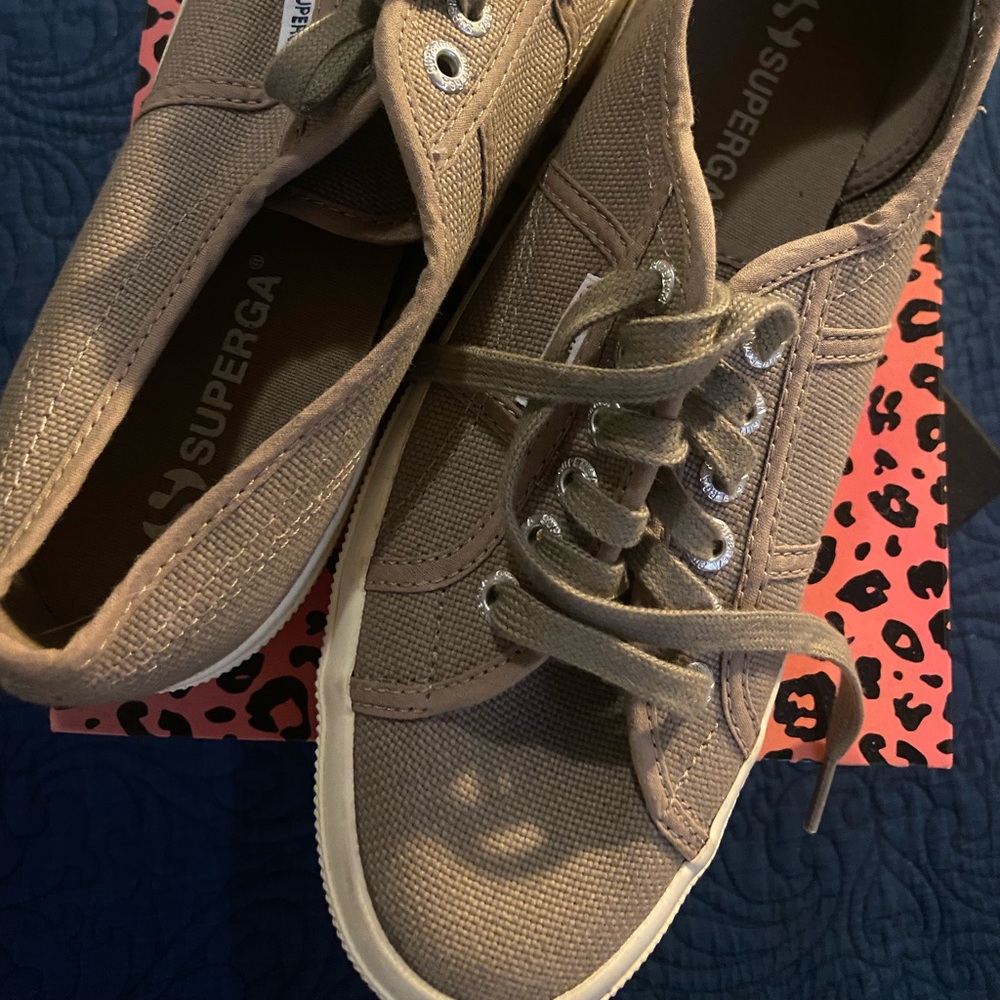 Superga 2750. Unworn. Size 41.